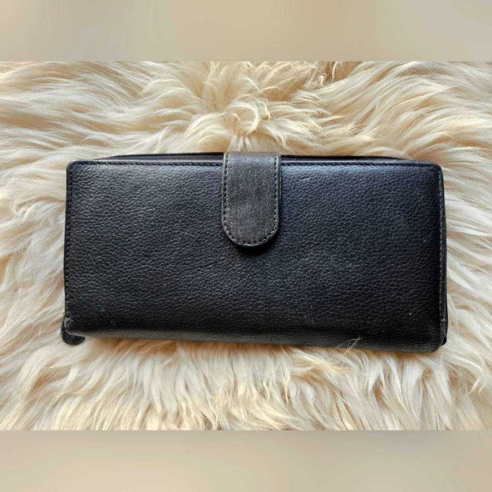 ROOTS Black Women's Wallet